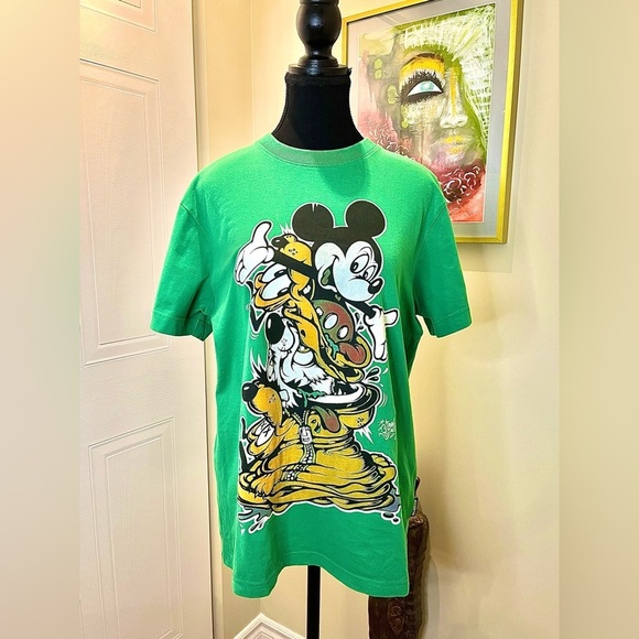 💚RARE Bloc28 By Disney/Artist  Series a collab w/artist Josh Sutterby green tee - Picture 2 of 13